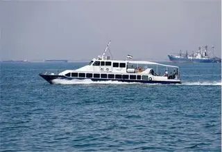 تردد زائران اربعین در مسیر دریایی ادامه دارد؛ کاهش عوارض استقبال مردم را در پی دارد