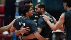 زانو زدن شاگردان کواچ مقابل مردان والیبال ایران 