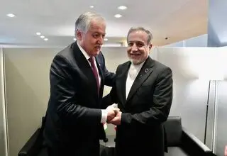 عراقچی: ایران برای توسعه و تعمیق مناسبات با تاجیکستان در همه زمینه‌ها مصمم است