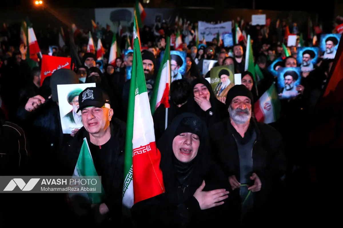 هفتمین شب تجمع مردم تهران در سوگ رهبر شهید