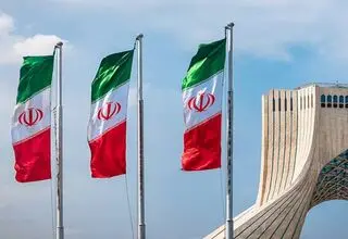 هنرمندان برای تقویت روحیه ملی، خنثی‌سازی جنگ روانی علیه مردم بی‌دفاع و کاستن از نگرانی‌های عمومی نقش آفرینی کنند