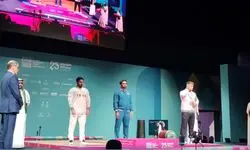 توزیع مدال وزنه‌برداری توسط رئیس کمیته ملی المپیک