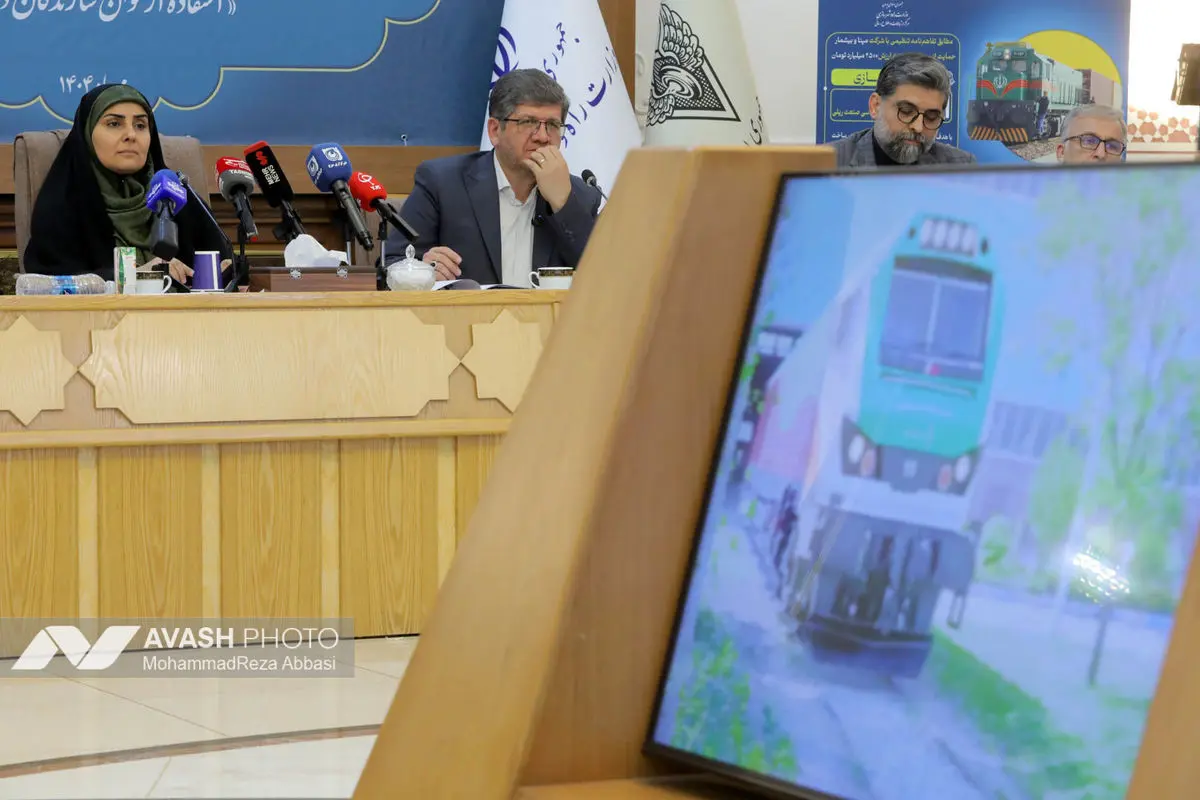 مراسم امضای قرارداد تامین ناوگان ریلی