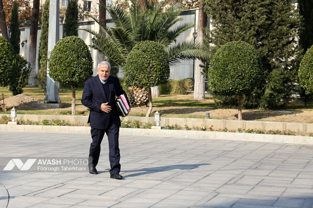 نطق جنجالی خضریان کار دستش داد؛ وزیر شکایت کرد!