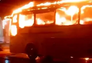 آتش سوزی وحشتناک اتوبوس مسافربری در مسیر کرمان - مشهد 
