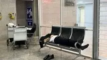بلاتکلیفی ۱۱ ساعته مسافران قشم‌ایر در فرودگاه بندرعباس+ عکس