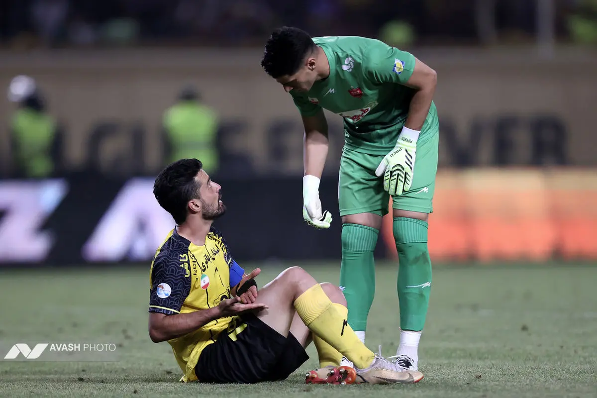 دیدار تیم های فوتبال سپاهان اصفهان و پرسپولیس تهران