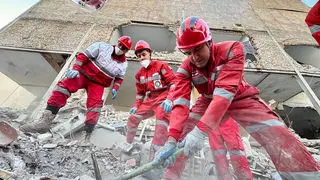 تصاویر محل برخورد راکت در حوالی میدان آزادی تهران