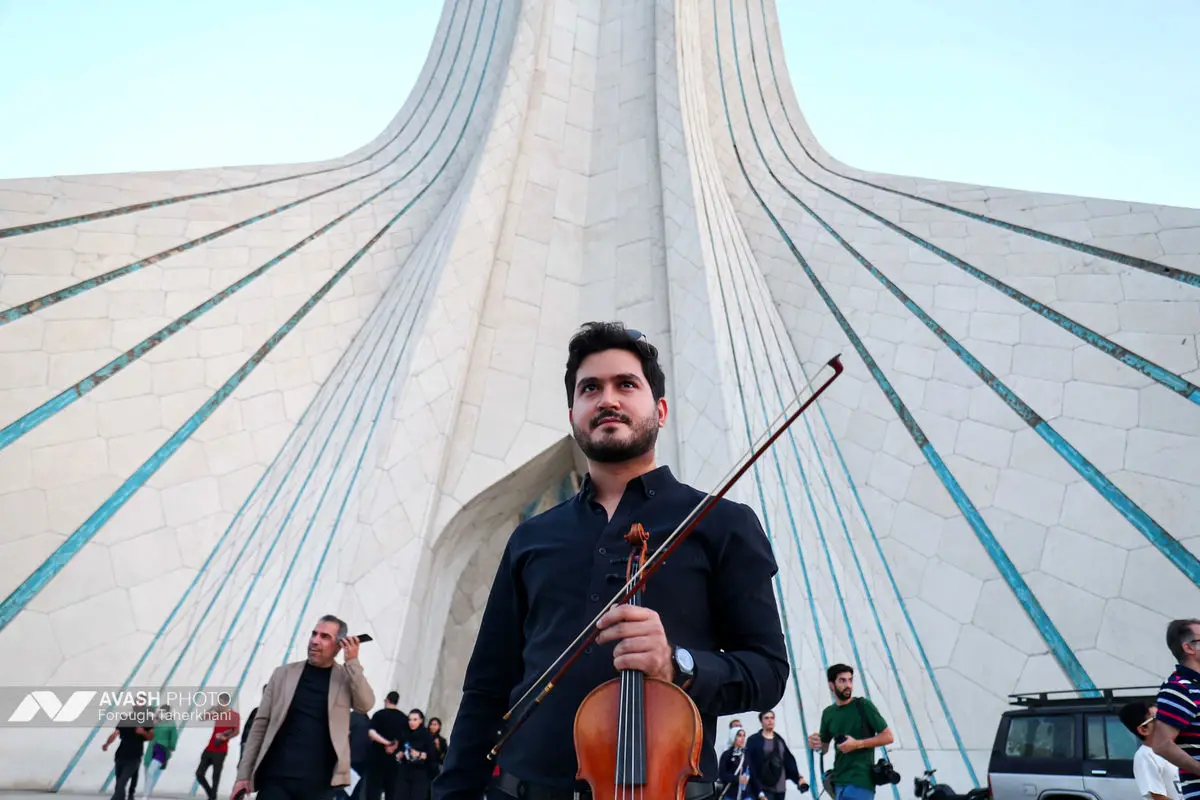 اجرای ارکستر سمفونیک تهران در میدان آزادی