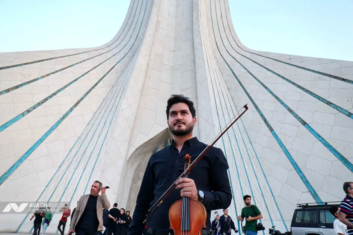 اجرای ارکستر سمفونیک تهران در میدان آزادی