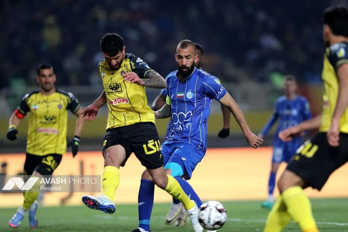 لیگ برتر فوتبال ؛ سپاهان و استقلال