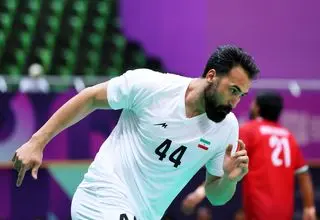 صادقی: امارات را می‌بریم و صعود می‌کنیم