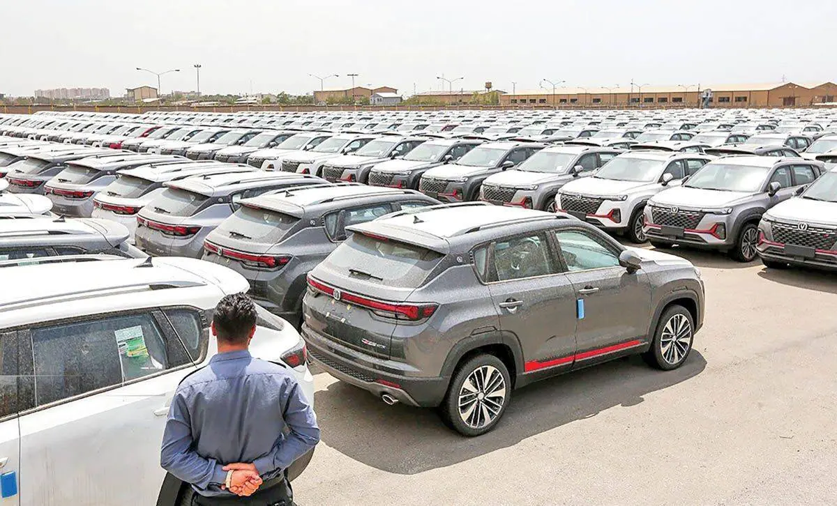 متقاضیان خودروهای وارداتی تا چند ساعت دیگر باید حساب خود را وکالتی کنند