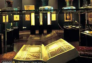 نمایش ۵ نسخه صفوی از دیوان اشعار حافظ، سعدی و مولانا 