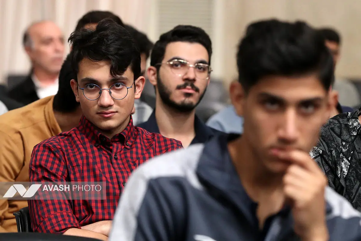 دیدار قهرمانان و مدال‌آوران ورزشی و المپیادهای علمی جهانی با رهبر انقلاب