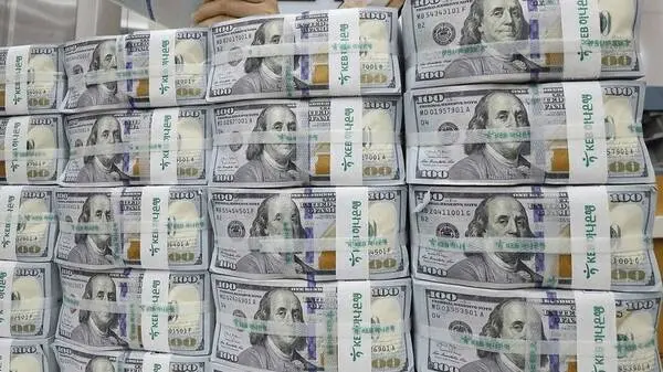  صعود نرخ حواله دلار و یورو در مرکز مبادله ارز و طلای ایران