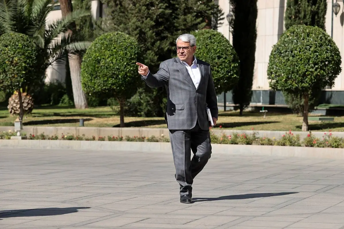 تقوی‌نژاد: تجدیدنظر در سهمیه خودروهای دولتی در دستورکار است