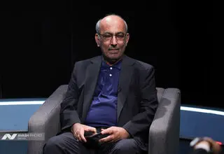 پزشکیان بر اساس عقلانیت کار می‌کند نه توهمات/ جبهه پایداری مانع موفقیت دولت سیزدهم شد