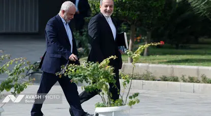 اعضای هیأت دولت در جمع خبرنگاران