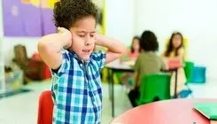 چگونه به کودک مبتلا به اوتیسم در طول جنگ کمک کنیم؟