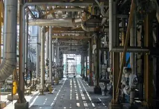 حادثه بزرگ در پتروشیمی آبادان / آتش سوزی خاموش شد!