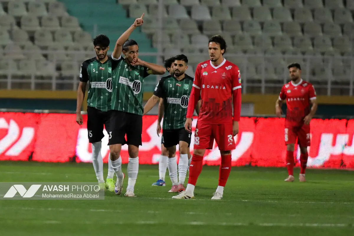 دیدار تیم های فوتبال  پرسپولیس تهران و خیبر خرم آباد