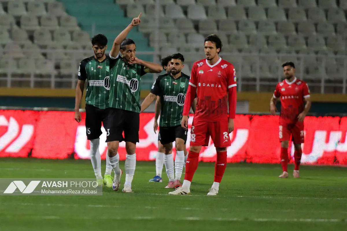 دیدار تیم های فوتبال  پرسپولیس تهران و خیبر خرم آباد