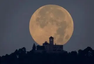 جذاب ترین ماه سال پس فردا شب در آسمان ببینید