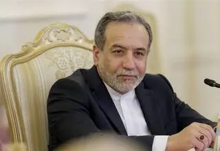 دیدار عراقچی با خانواده شهروند ایرانی زندانی در ترکیه