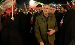 محمد اسلامی در گردهمایی مردمی‌ میدان انقلاب حضور یافت 