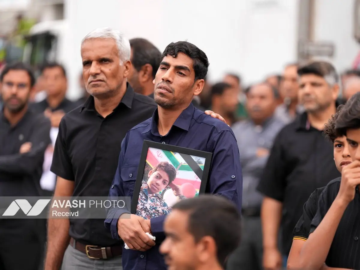 گزارش نصویری/ تشییع پیکر شهدای مدرسه میناب