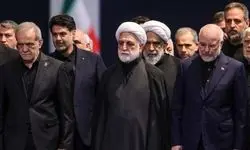 وداع اشکبار پزشکیان، قالیباف و محسن رضایی با رهبر شهید در مصلای تهران/ فیلم
