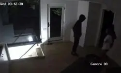 ترس و وحشت در تورنتو/ حمله شبانه به خانه یک مادر و دو دخترش + فیلم