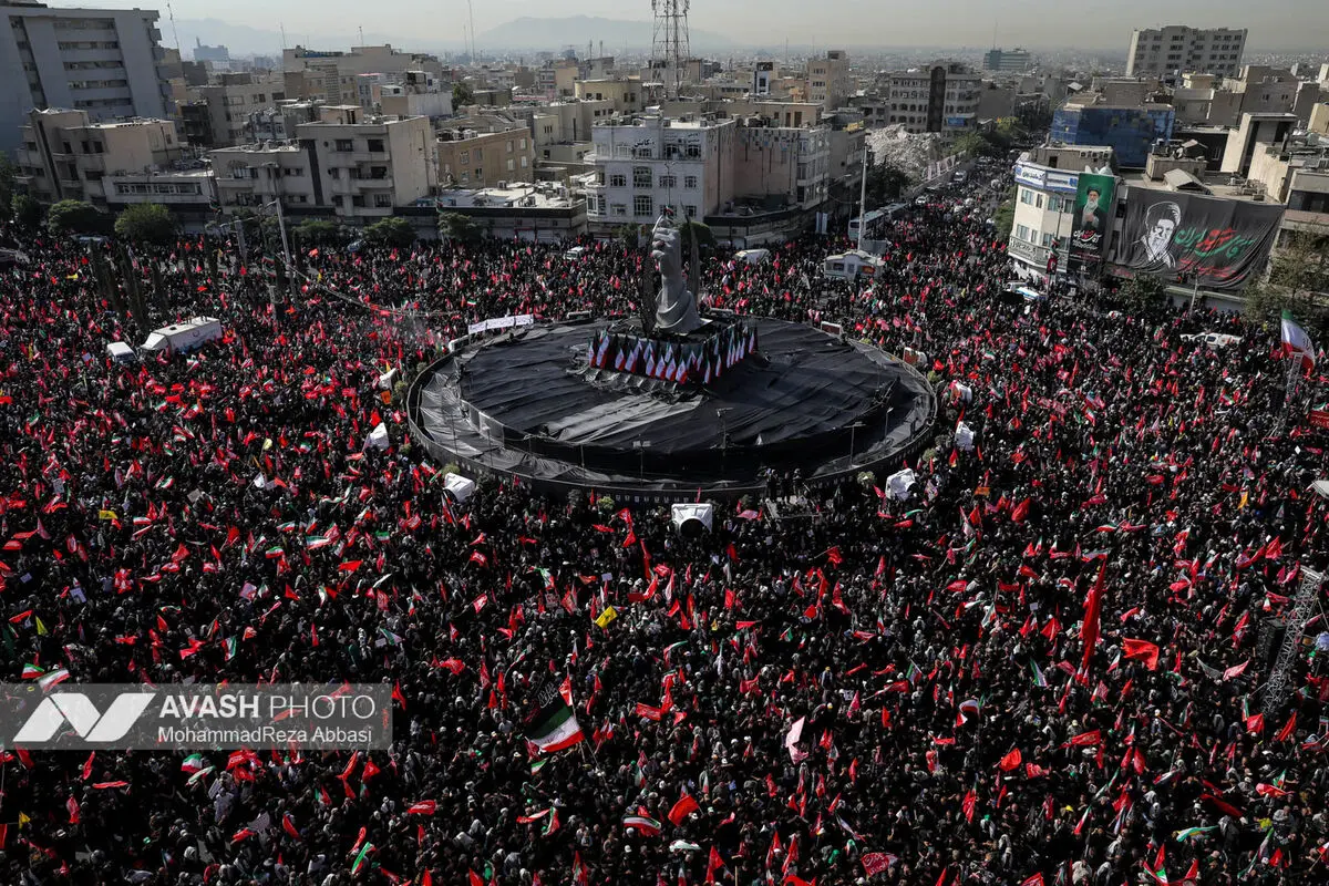 مراسم تشییع پیکر مطهر رهبر شهید انقلاب در تهران - ۲