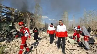 سقوط جنگنده آمریکایی در خاک ایران؛ سرنوشت خلبان در ابهام/ حمله جنگنده‌ها به دانشگاه شهیدبهشتی/ تهدید جدید ترامپ؛ بعد از پل نوبت نیروگاه‌های برق است + فیلم و عکس