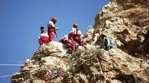 نجات کوهنورد گرفتار در دیواره ۲۰۰ متری کوه سرخ شیراز+فیلم