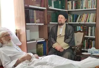 سید حسن خمینی از آیت الله العظمی نوری همدانی عیادت کرد