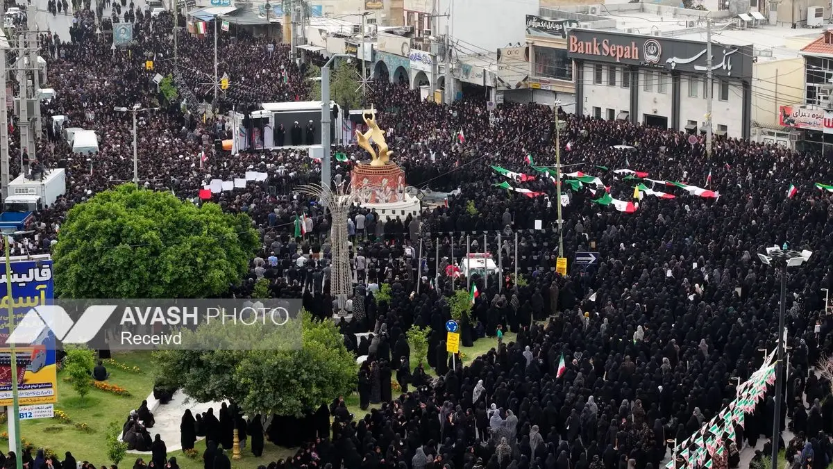 گزارش نصویری/ تشییع پیکر شهدای مدرسه میناب