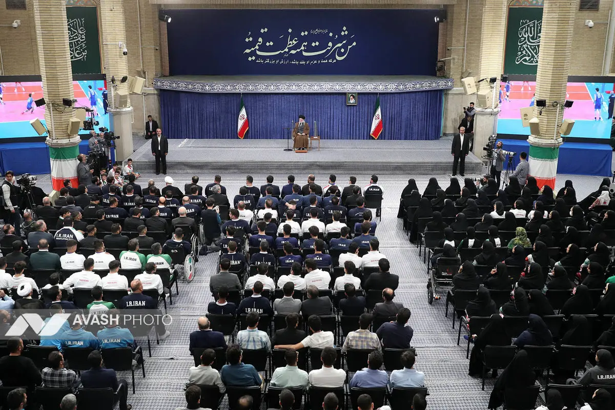 دیدار قهرمانان و مدال‌آوران ورزشی و المپیادهای علمی جهانی با رهبر انقلاب