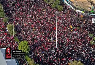 قم برخاست/ بغض آیت‌الله جوادی آملی هنگام اقامۀ نماز بر پیکر مطهر رهبر شهید انقلاب + عکس و فیلم 