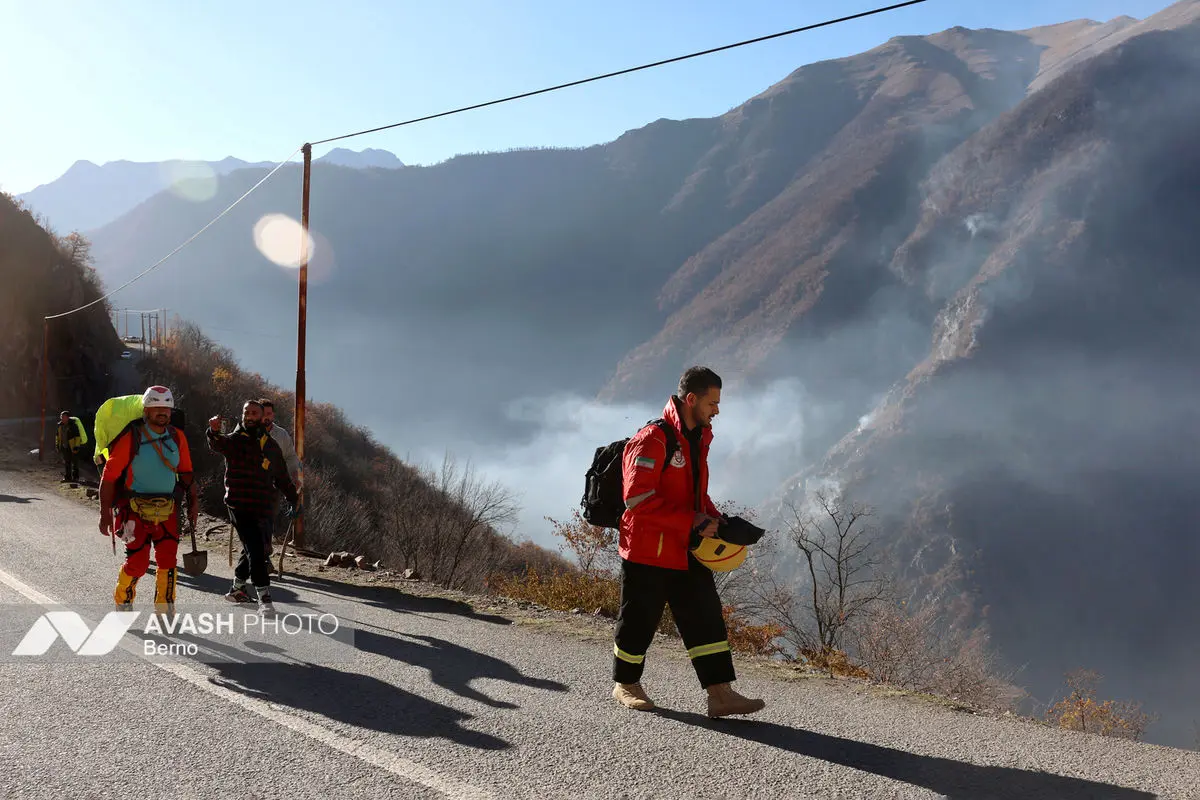 عملیات مهار آتش‌سوزی مناطق کوهستانی روستاهای دلیر و الیت