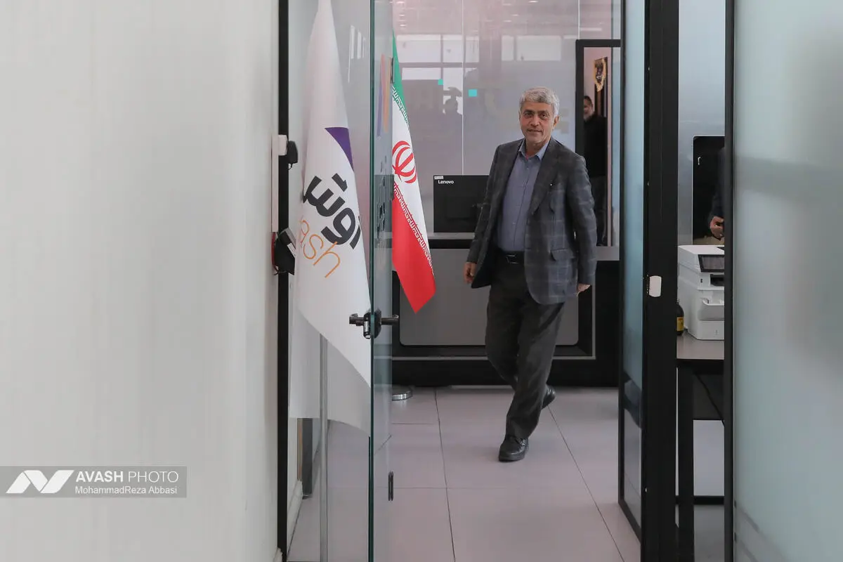 بازدید علی طیب نیا و محمد جواد آذری جهرمی از تحریریه آوش به مناسبت روز خبرنگار