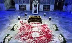 حضور حجت‌الاسلام محمدی گلپایگانی بر مزار دختر ۱۴ ماهه‌اش زهراخانم/ فیلم