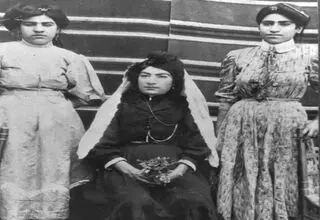 عکس هایی جالب از زنان خوش پوش عصر قاجار