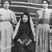 عکس هایی جالب از زنان خوش پوش عصر قاجار