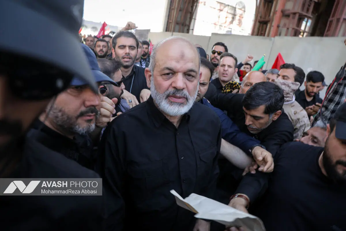 اقامه نماز بر پیکر رهبر شهید انقلاب در مصلای تهران