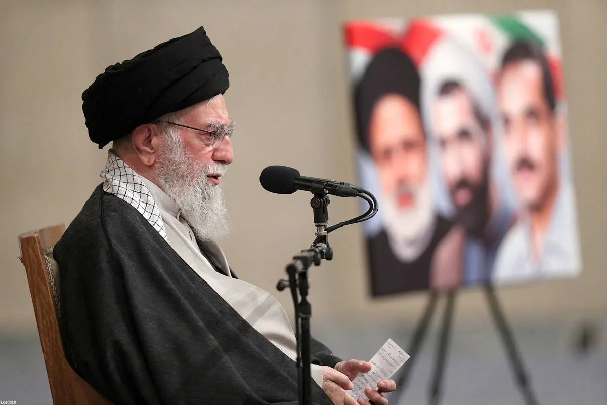 قدردانی رهبر انقلاب از رئیس جمهور و دولت: معیشت مردم مهمترین مسئله است و برای انضباط بازار چارهاندیشی شود