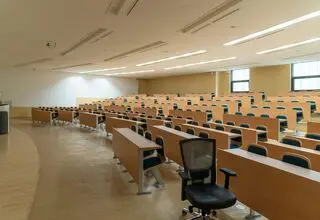 حضور 600 نفر در کلاس؛ آموزش پزشکی یا کنسرت؟