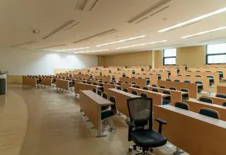 حضور 600 نفر در کلاس؛ آموزش پزشکی یا کنسرت؟
