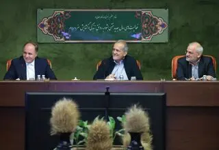 دیدار پزشکیان از وزارت جهاد کشاورزی با تاکید بر  اجرای سیاست‌های دولت